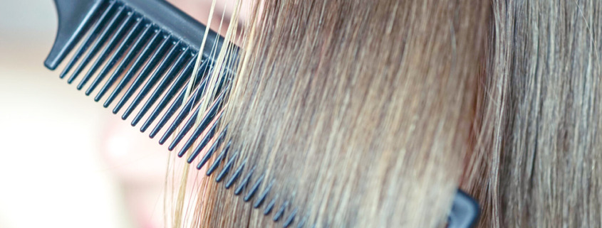 Feine Haare kämmen